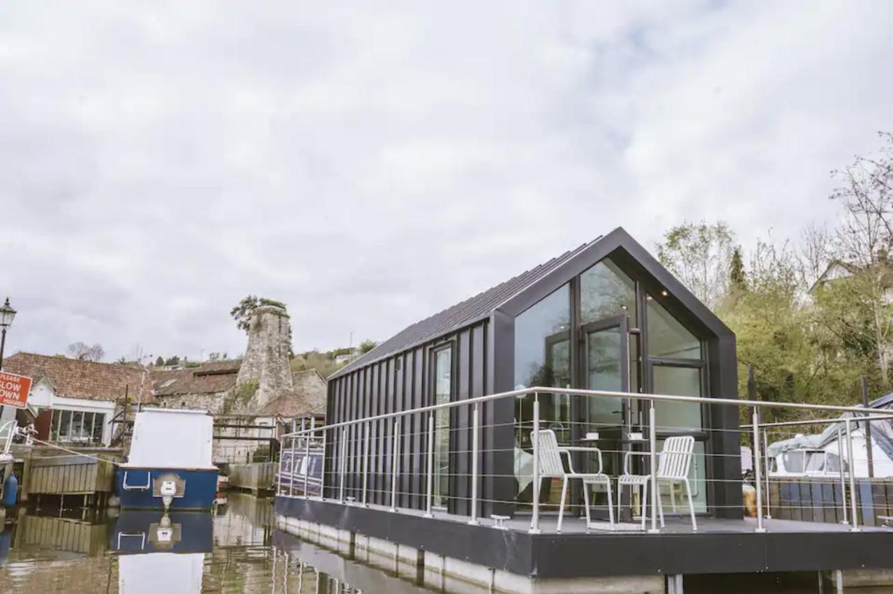 Water Cabin With Water Sports Equipment And Bikes, Bath Μπρίστολ Εξωτερικό φωτογραφία